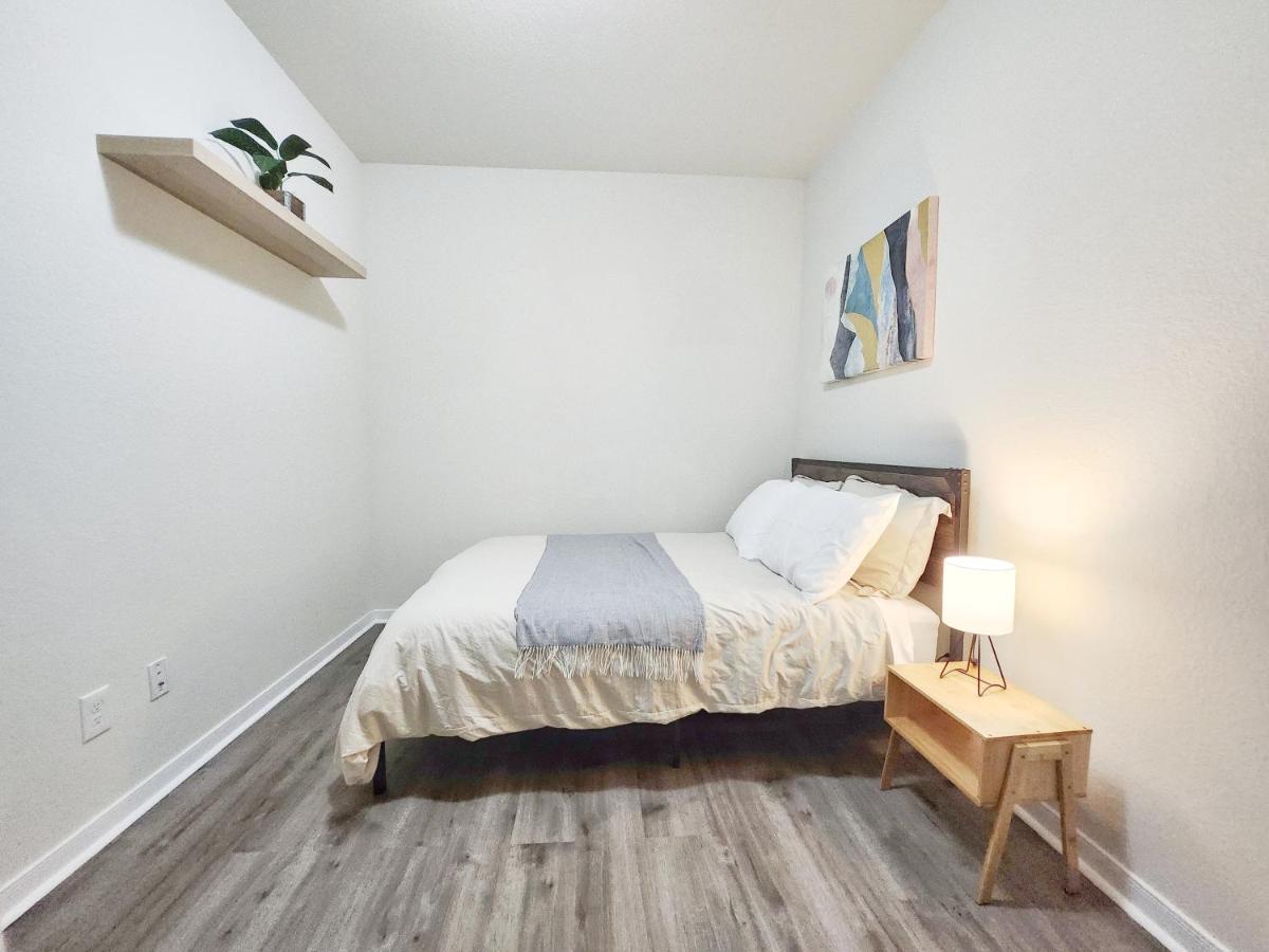 4 Bedroom Home Near Downtown Med Center Nrg Stadium Pearland Skyview Long By Ion Rentals Хюстън Екстериор снимка