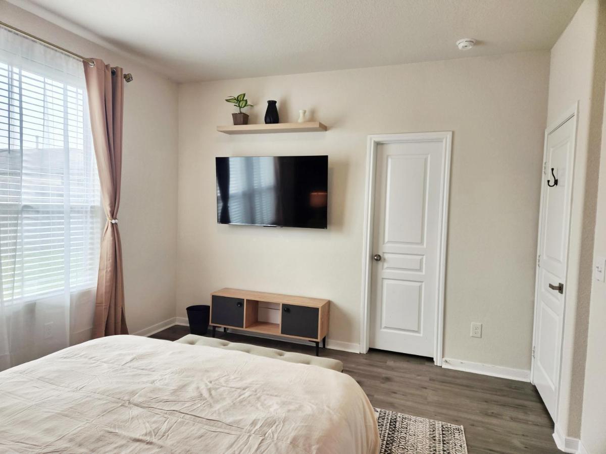 4 Bedroom Home Near Downtown Med Center Nrg Stadium Pearland Skyview Long By Ion Rentals Хюстън Екстериор снимка