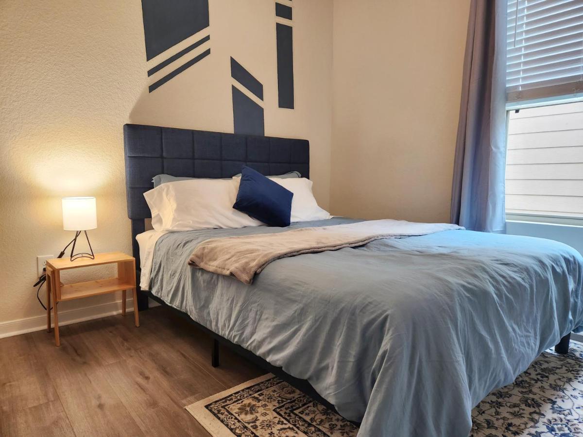 4 Bedroom Home Near Downtown Med Center Nrg Stadium Pearland Skyview Long By Ion Rentals Хюстън Екстериор снимка