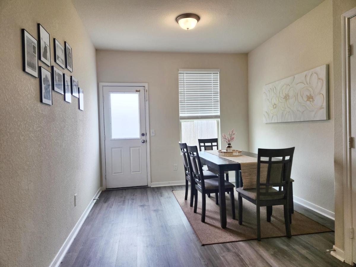 4 Bedroom Home Near Downtown Med Center Nrg Stadium Pearland Skyview Long By Ion Rentals Хюстън Екстериор снимка