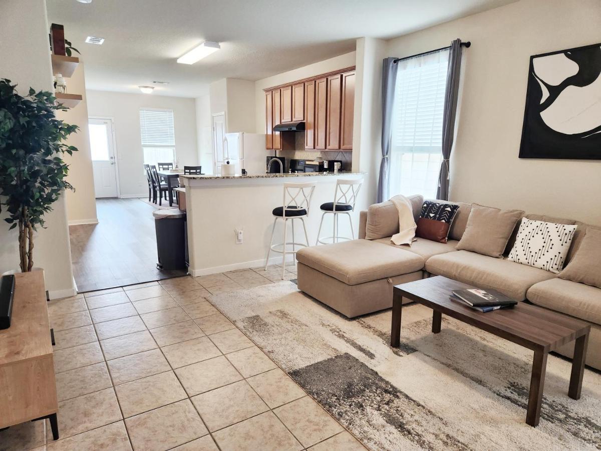 4 Bedroom Home Near Downtown Med Center Nrg Stadium Pearland Skyview Long By Ion Rentals Хюстън Екстериор снимка